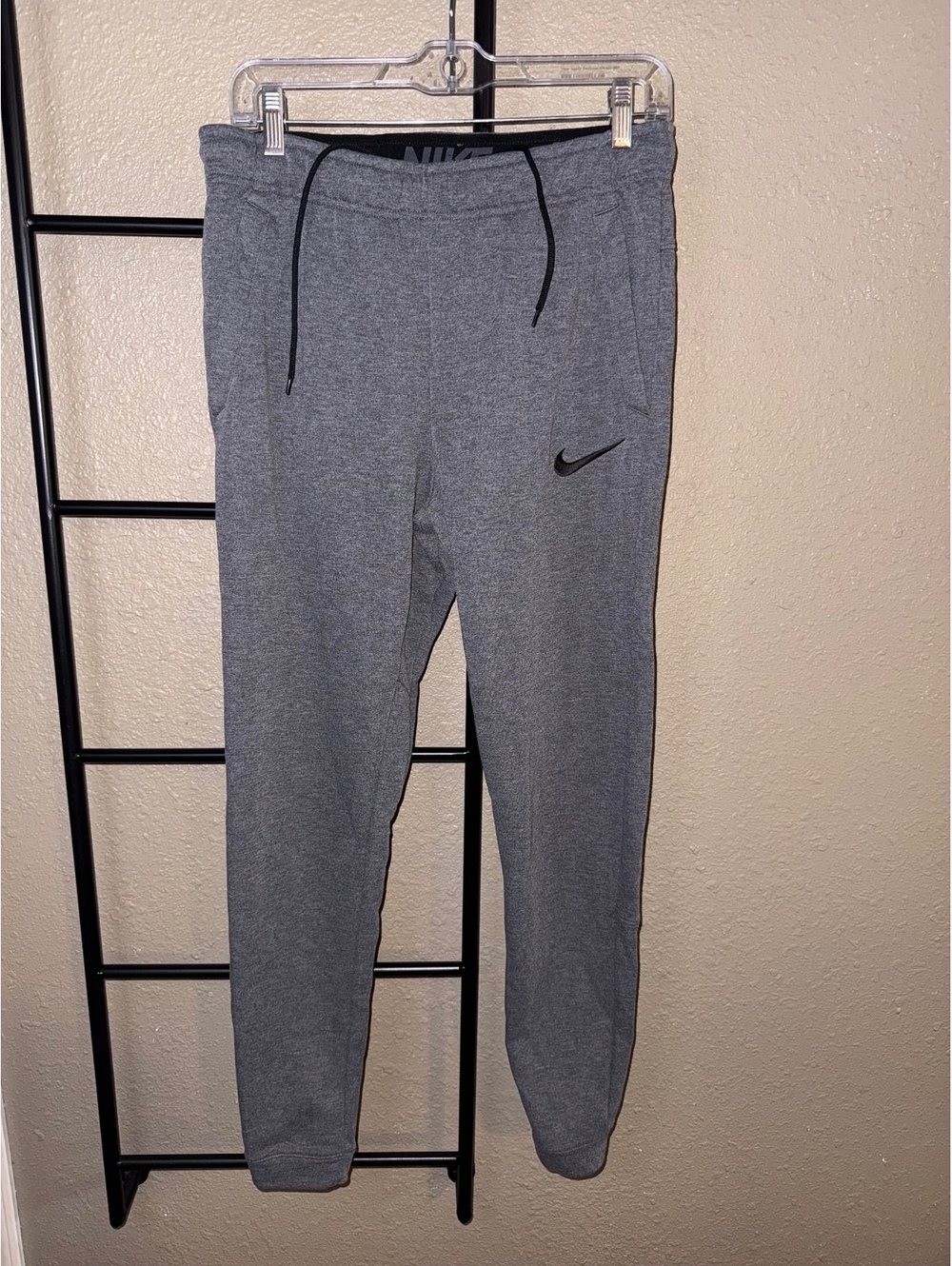 Nike Dri-FIT Men's Small Gray Athletic Jogger Sweatpants